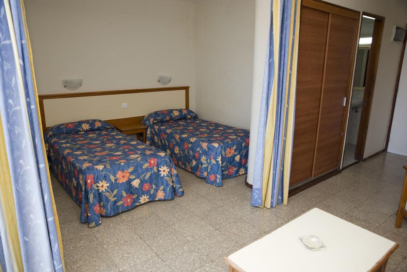 Roca Verde Apartments