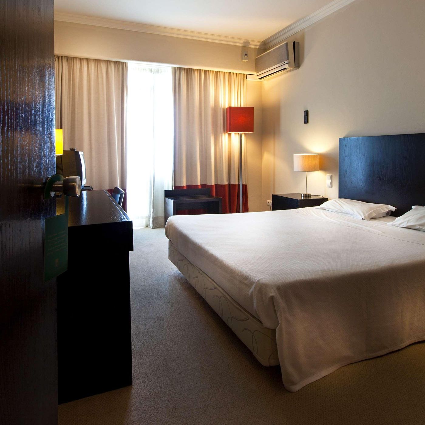 Carcavelos-Beach-Hotel-Room-6