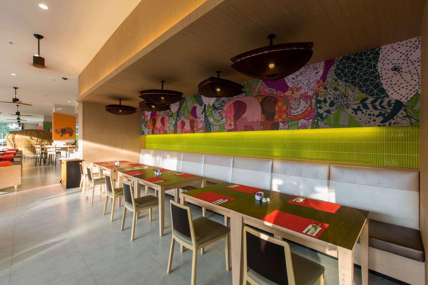 Ramada-By-Wyndham-Phuket-Deevana-Restaurant-59