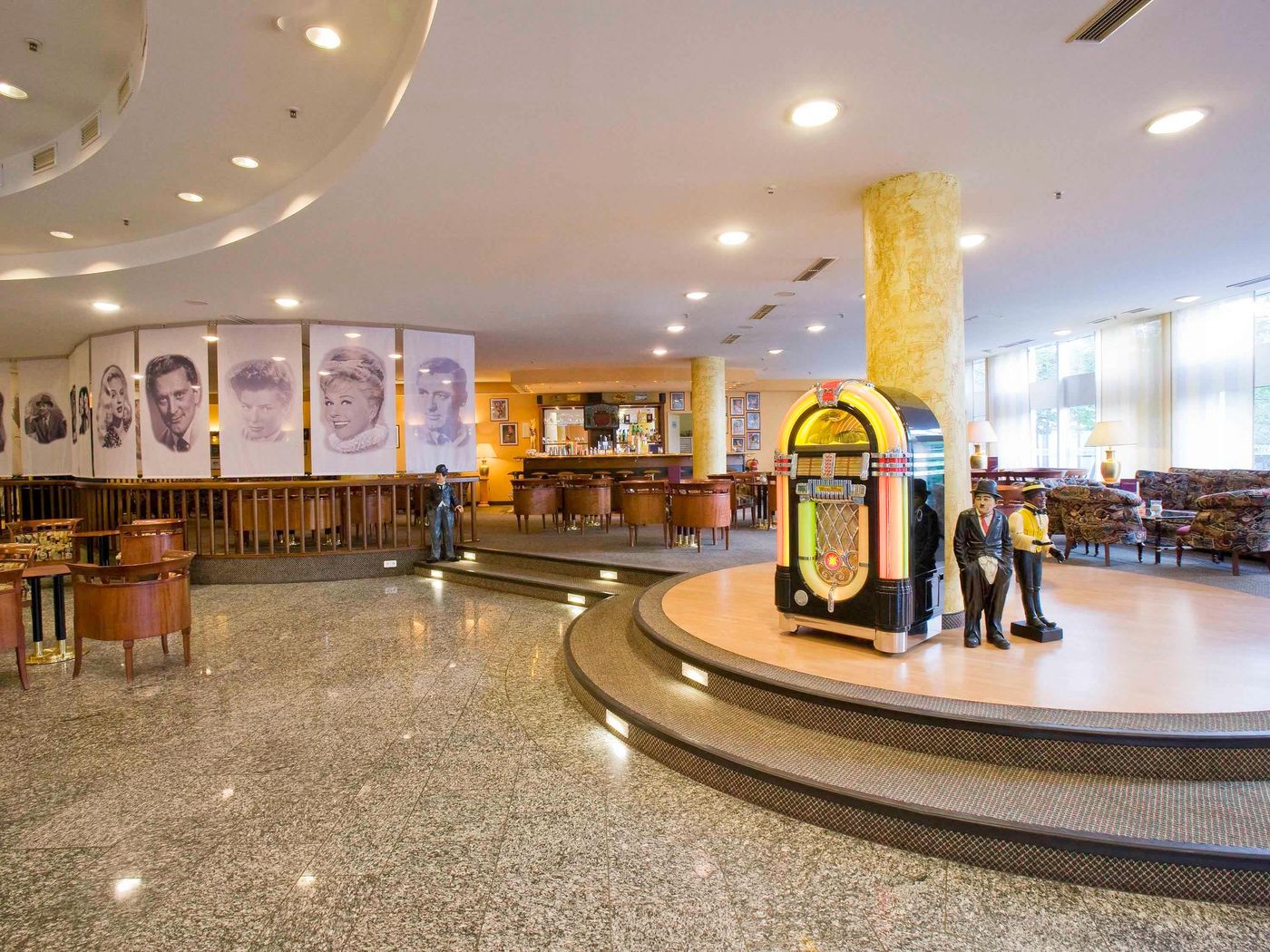 Mercure-Hotel-Berlin-Tempelhof-Bar-16