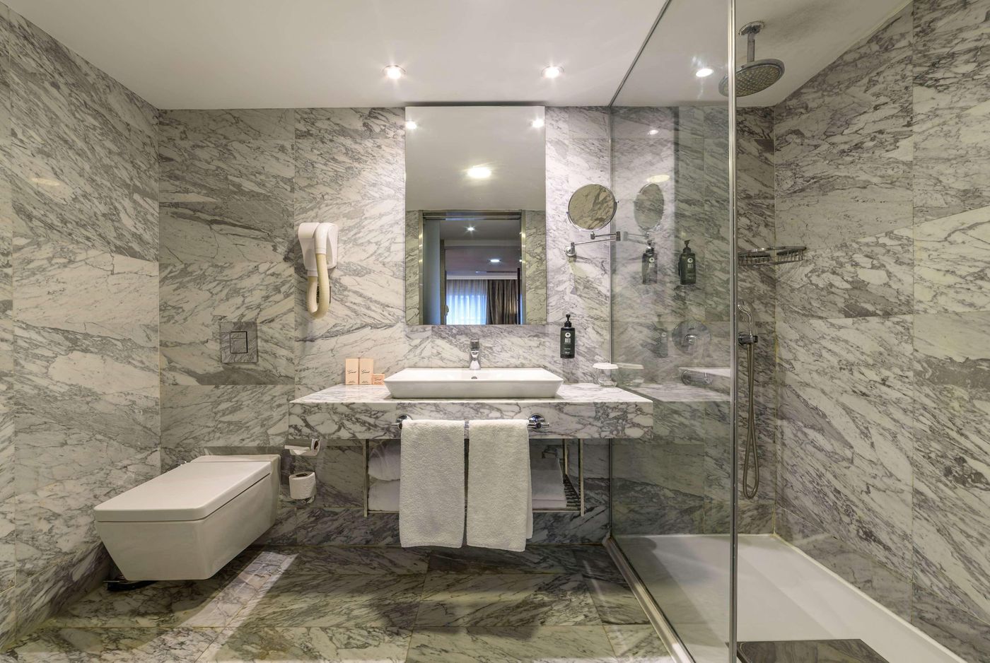 Ramada-Istanbul-Grand-Bazaar-Room-49