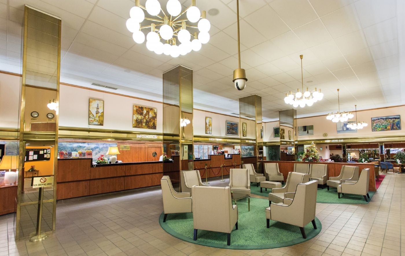 Danubius-Hotel-Hungaria-City-Center-Lobby-7