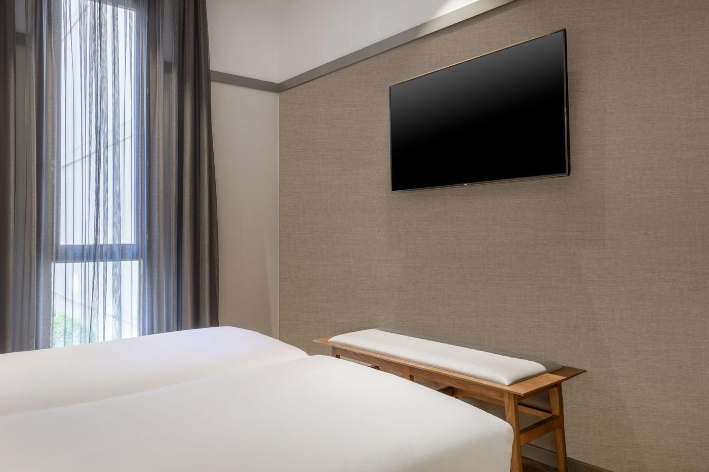 AC-Madrid-Recoletos-Room-37