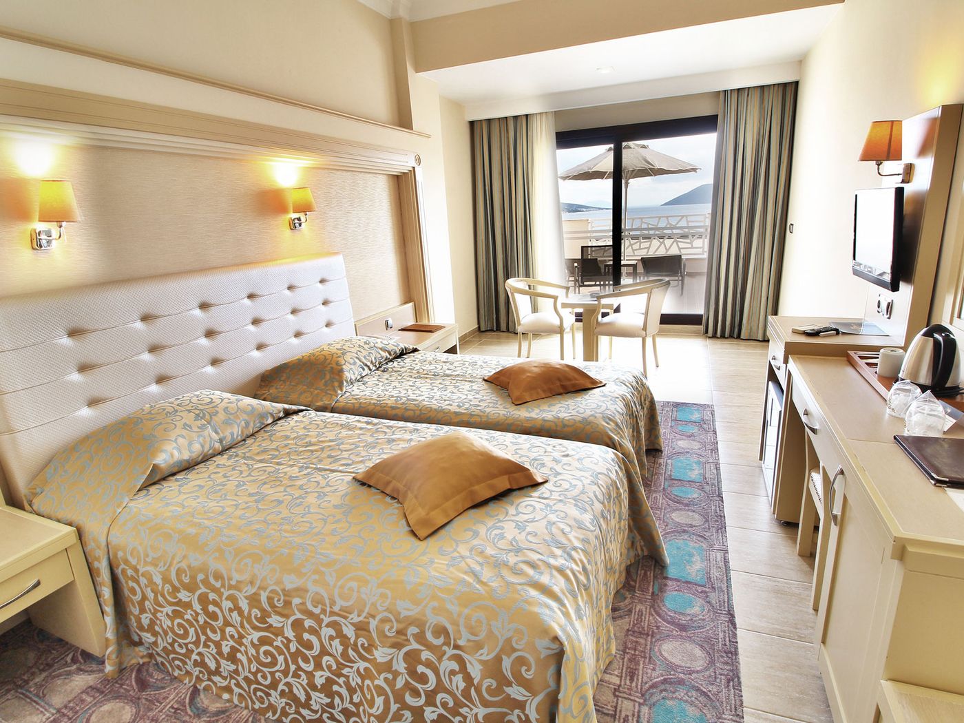 New - Azka Otel