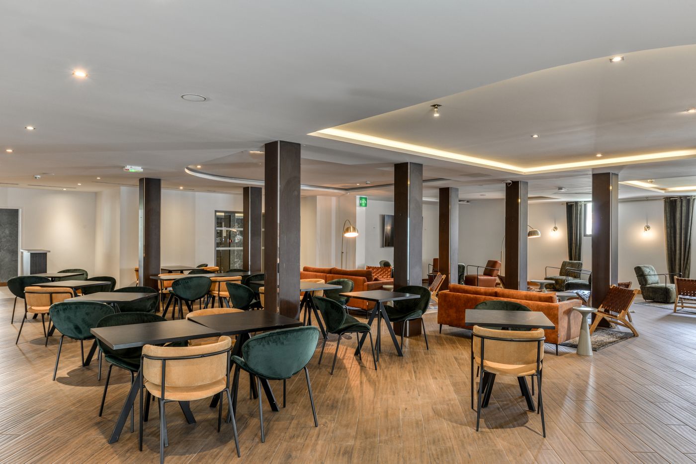 La Valadière, Ascend Hotel Collection - France - Juvignac - Bar - 4