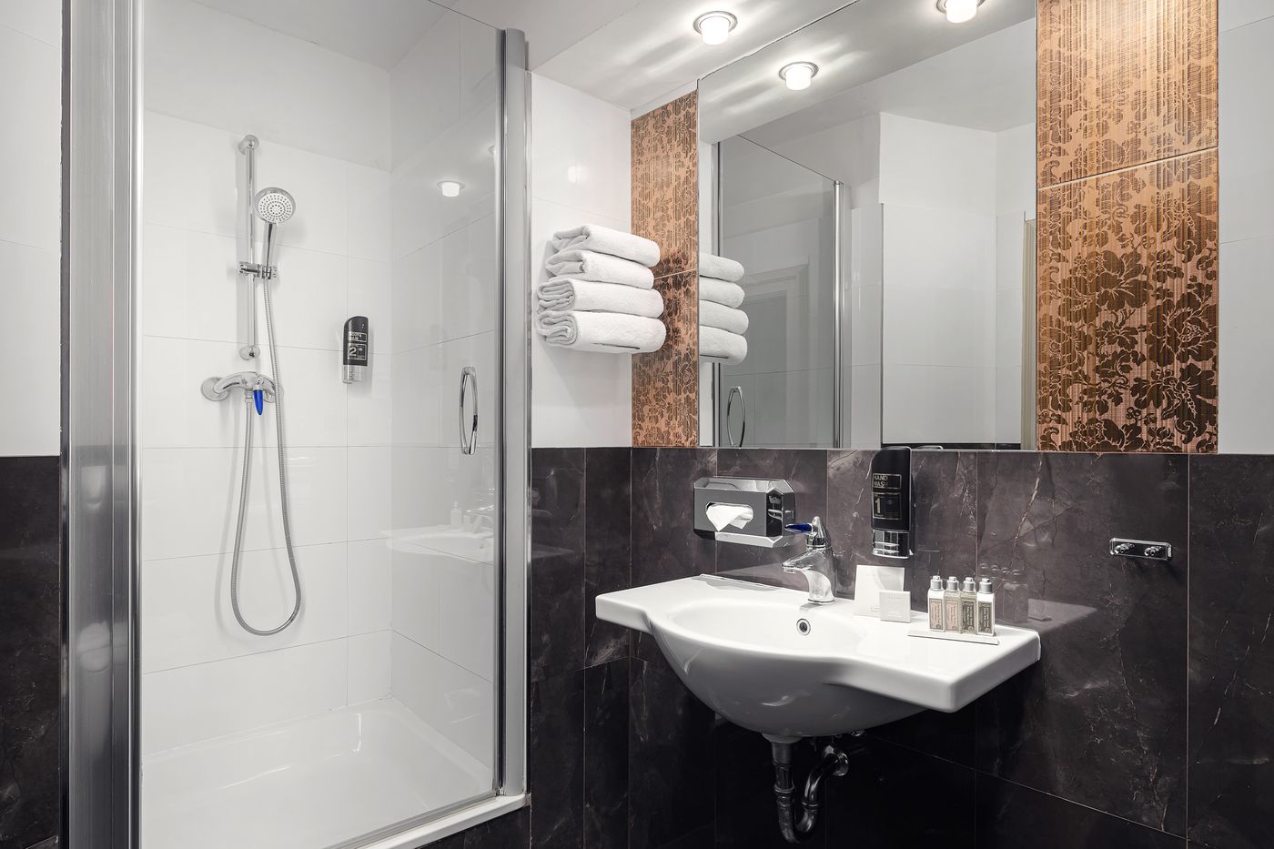The-Charles-Hotel-Room-27