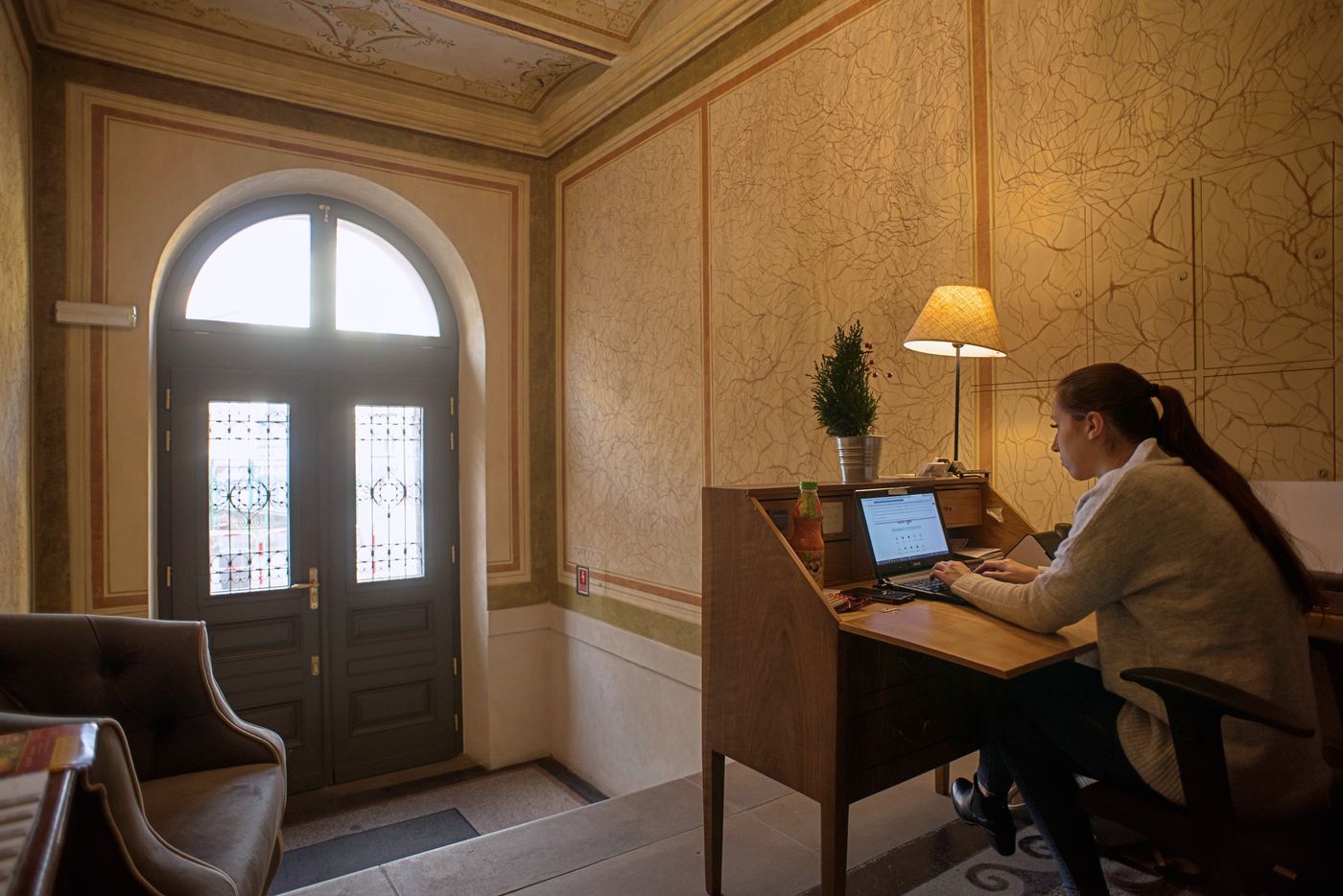 Belle-Epoque-Residence-Lobby-8