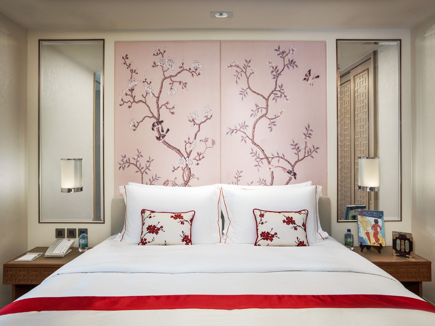 The-Pottinger-Hong-Kong-Room-5