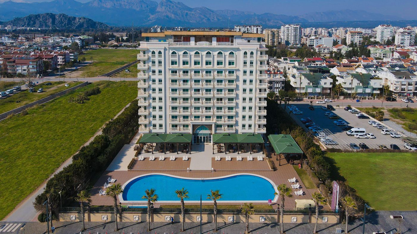 Crowne-Plaza-Antalya-General-view-1