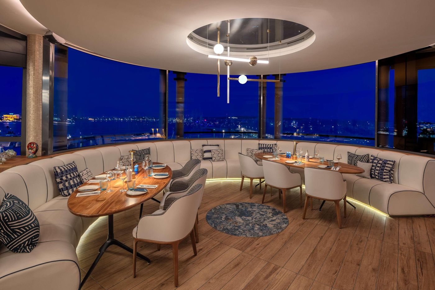 Canopy-by-Hilton-Cannes-Restaurant-55