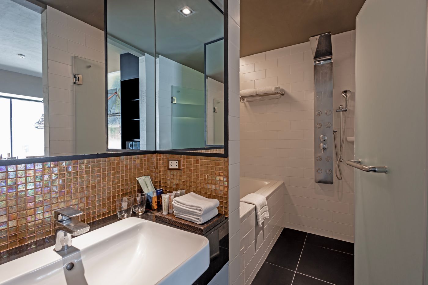 Siam-Siam-Design-Hotel-Bangkok-Room-72