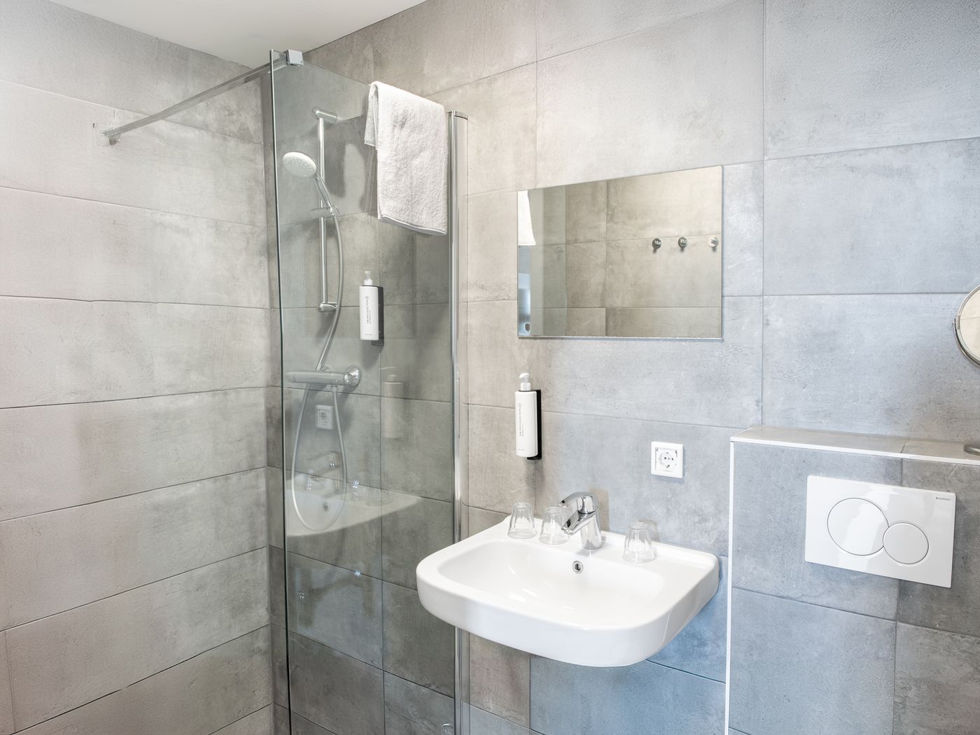 Amsterdam-Lake-Hotel-Room-30