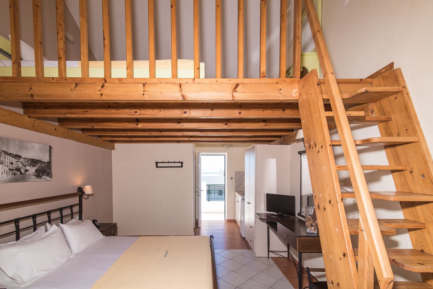 Maistrali Studios and Apartments