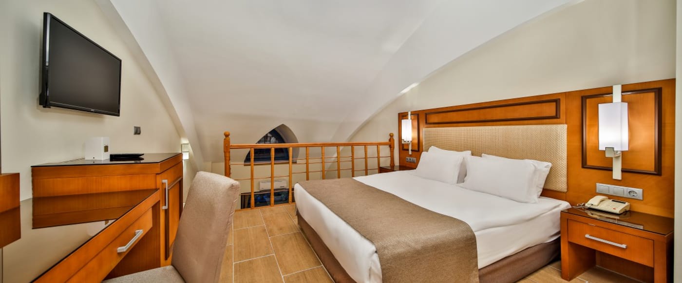 Crystal-Prestige-Elite-Room-28