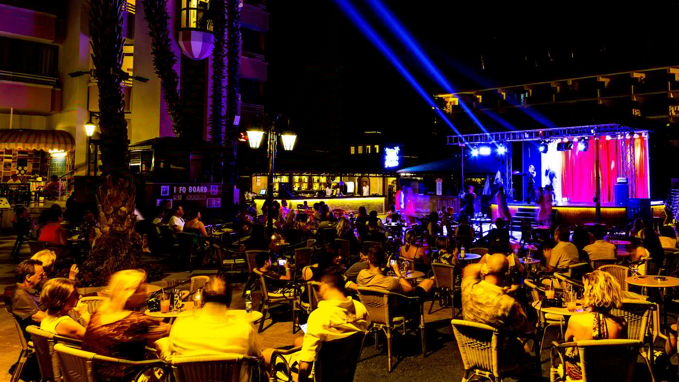 Aqua-Hotel-Sports-and-Entertainment-34