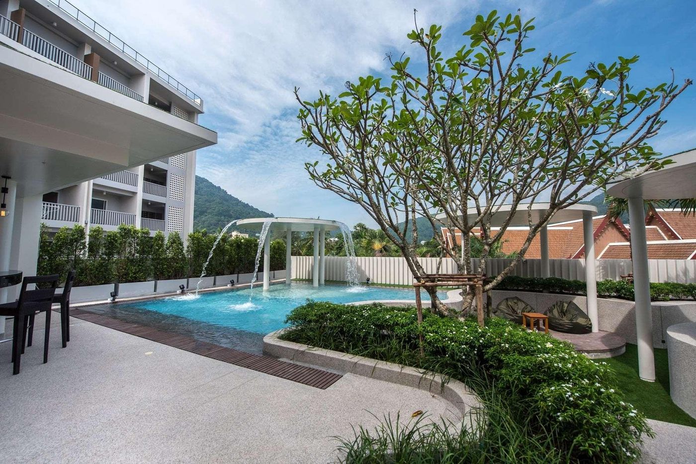 Ramada-By-Wyndham-Phuket-Deevana-Pool-2