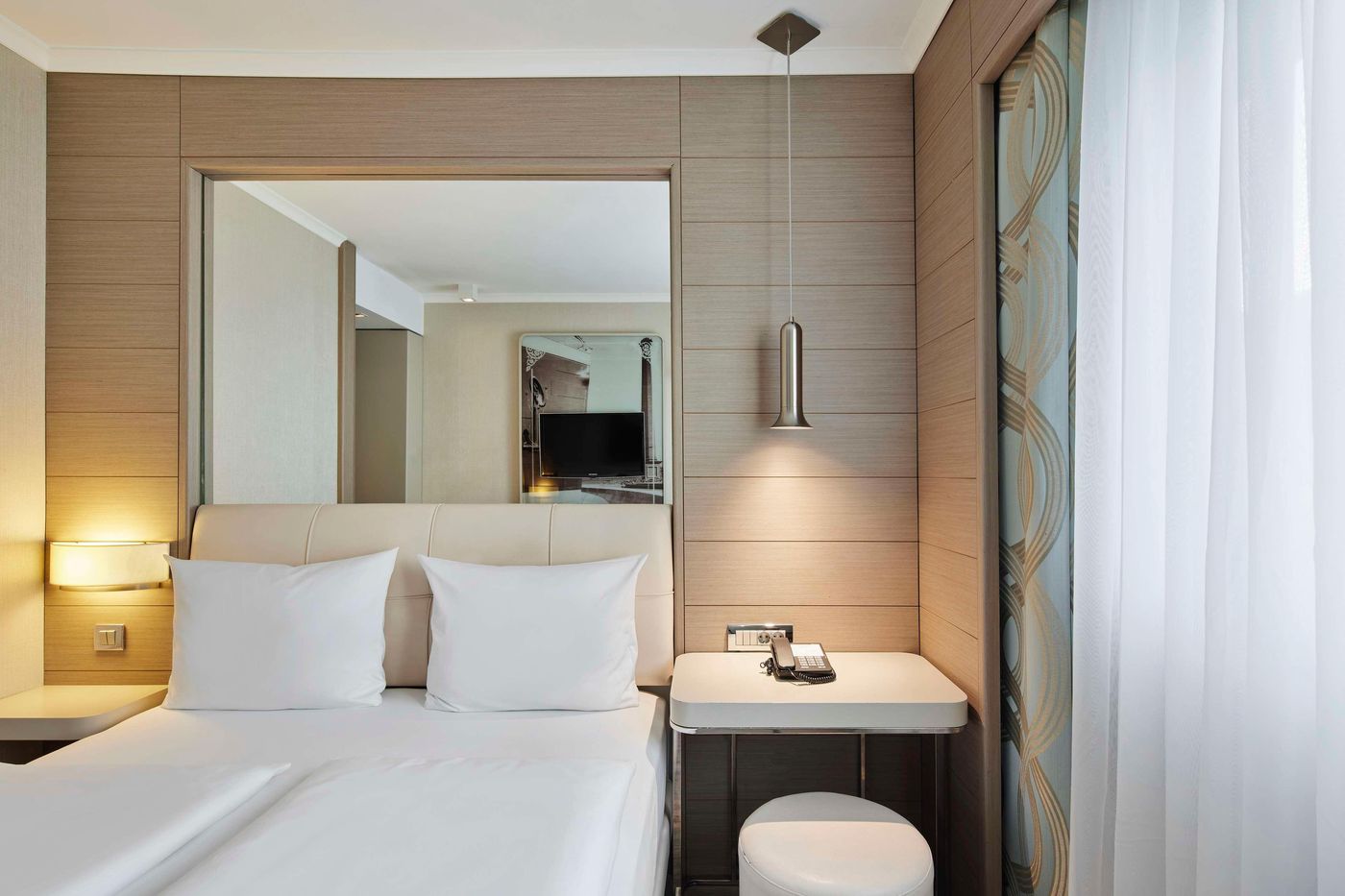 Titanic-Comfort-Mitte-Room-8