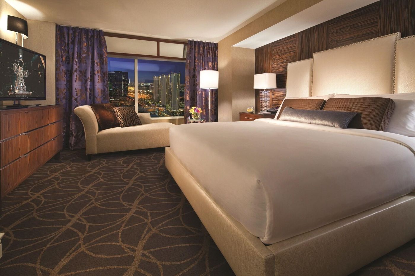 MGM-Grand-Hotel---Casino-Room-39
