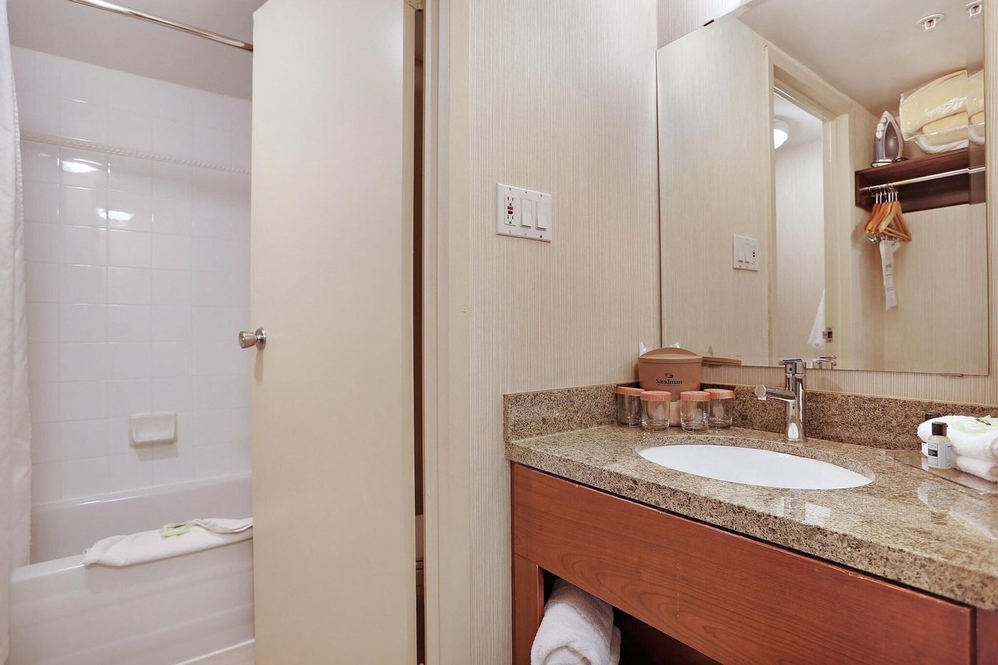 Sandman-Vancouver-City-Centre-Room-21