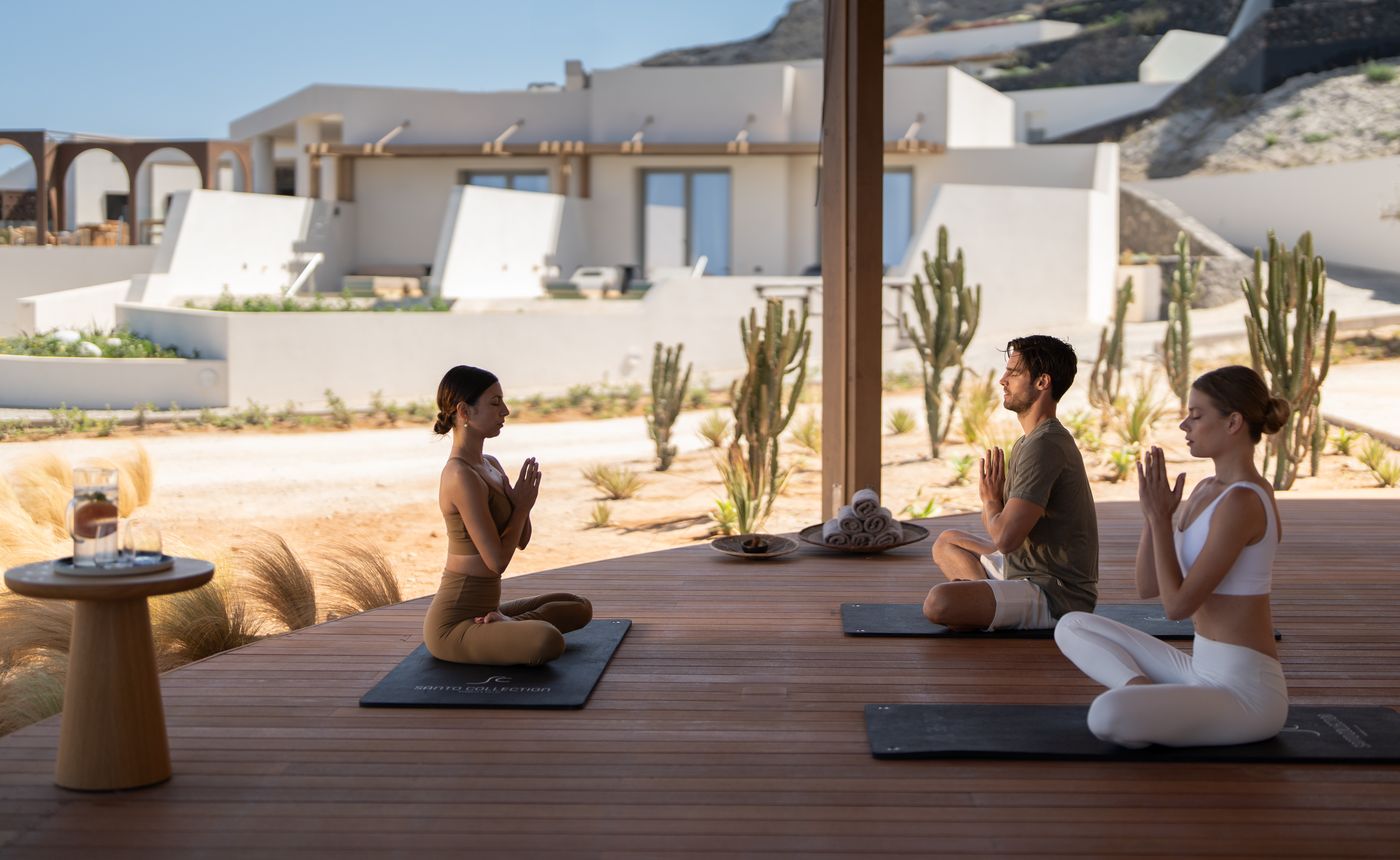 Santo Mine Oia Suites