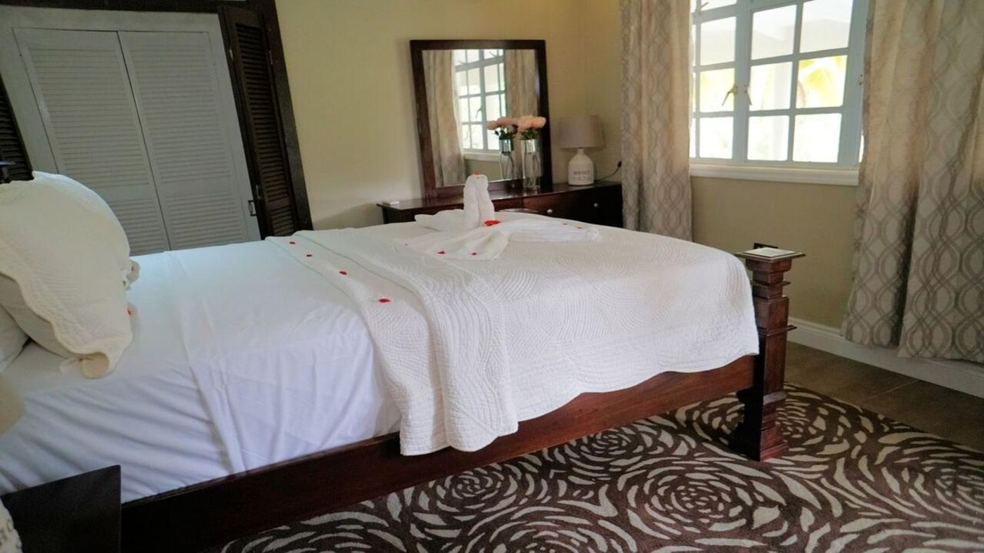 Marigot Beach Club & Dive Resort