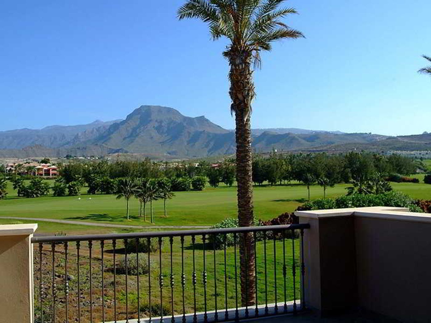 Marylanza Suites & Spa