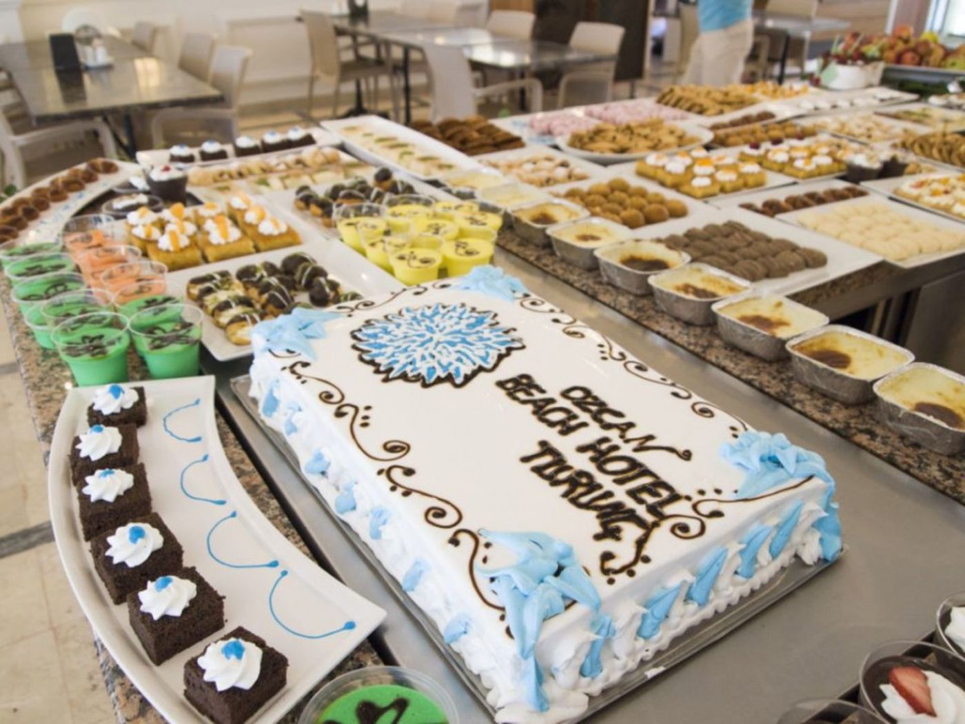 Oz-Can-Hotel---Family-Suites-Restaurant-22