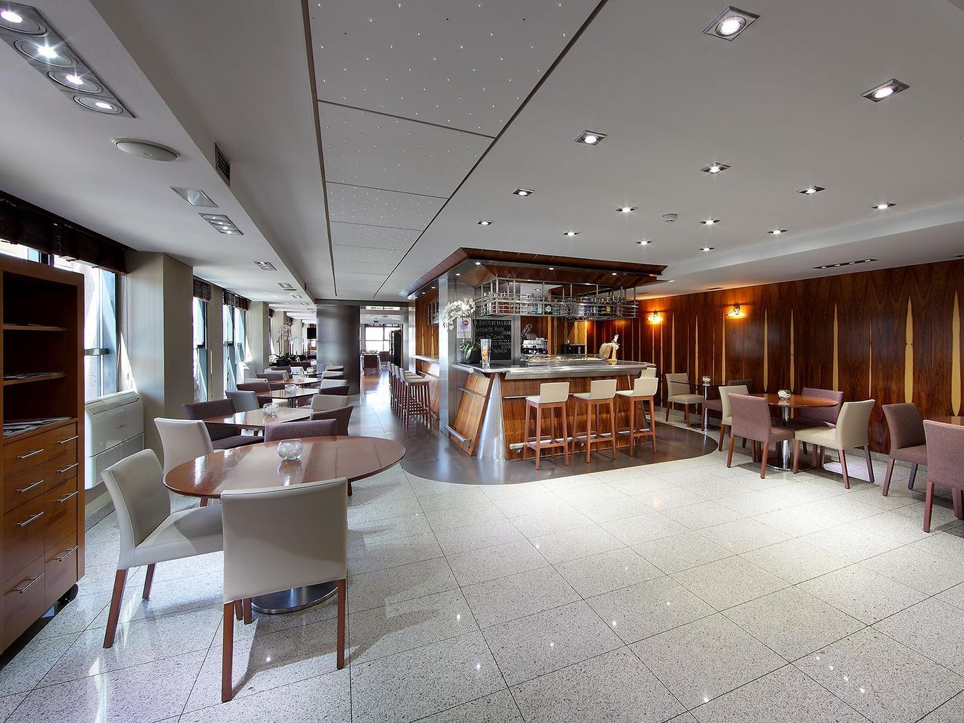 Exe-Plaza-General-view-13