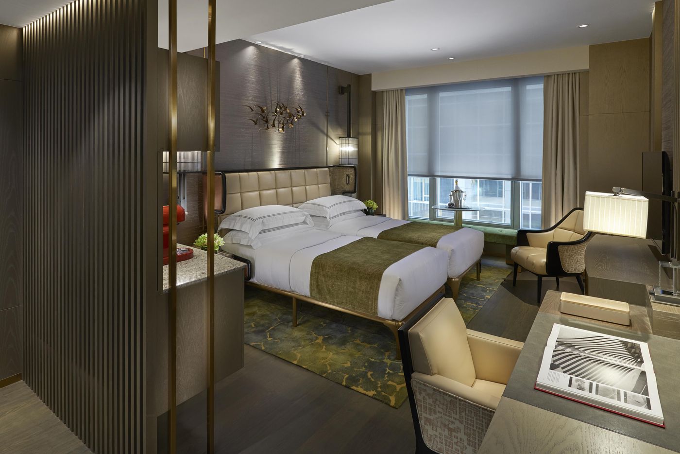 The-Landmark-Mandarin-Oriental--Hong-Kong-Room-2