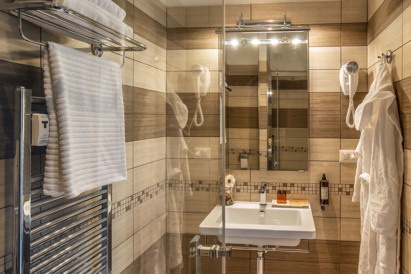 Rome-Central-Rooms-Room-14