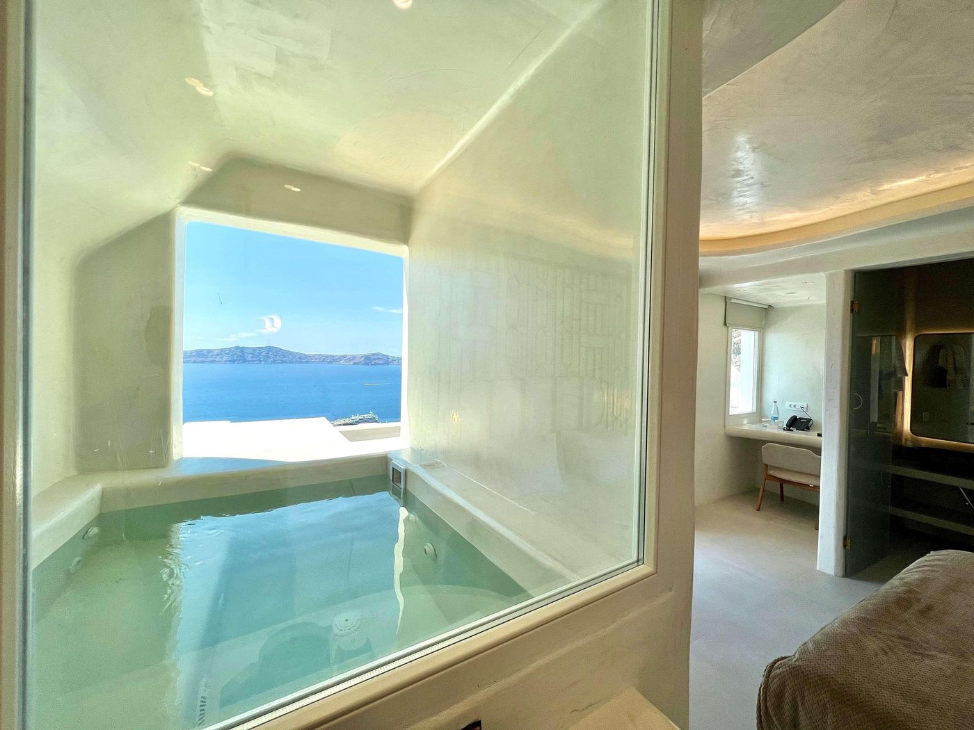 Athina-Repose-Suites-Room-88