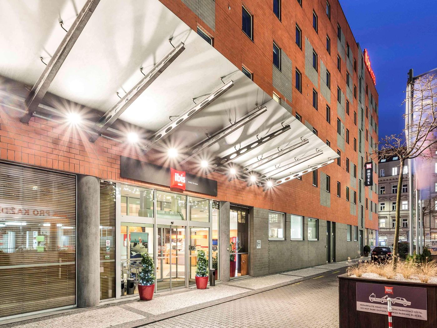 HOTEL-IBIS-MALA-STRANA-PRAHA-General-view-6