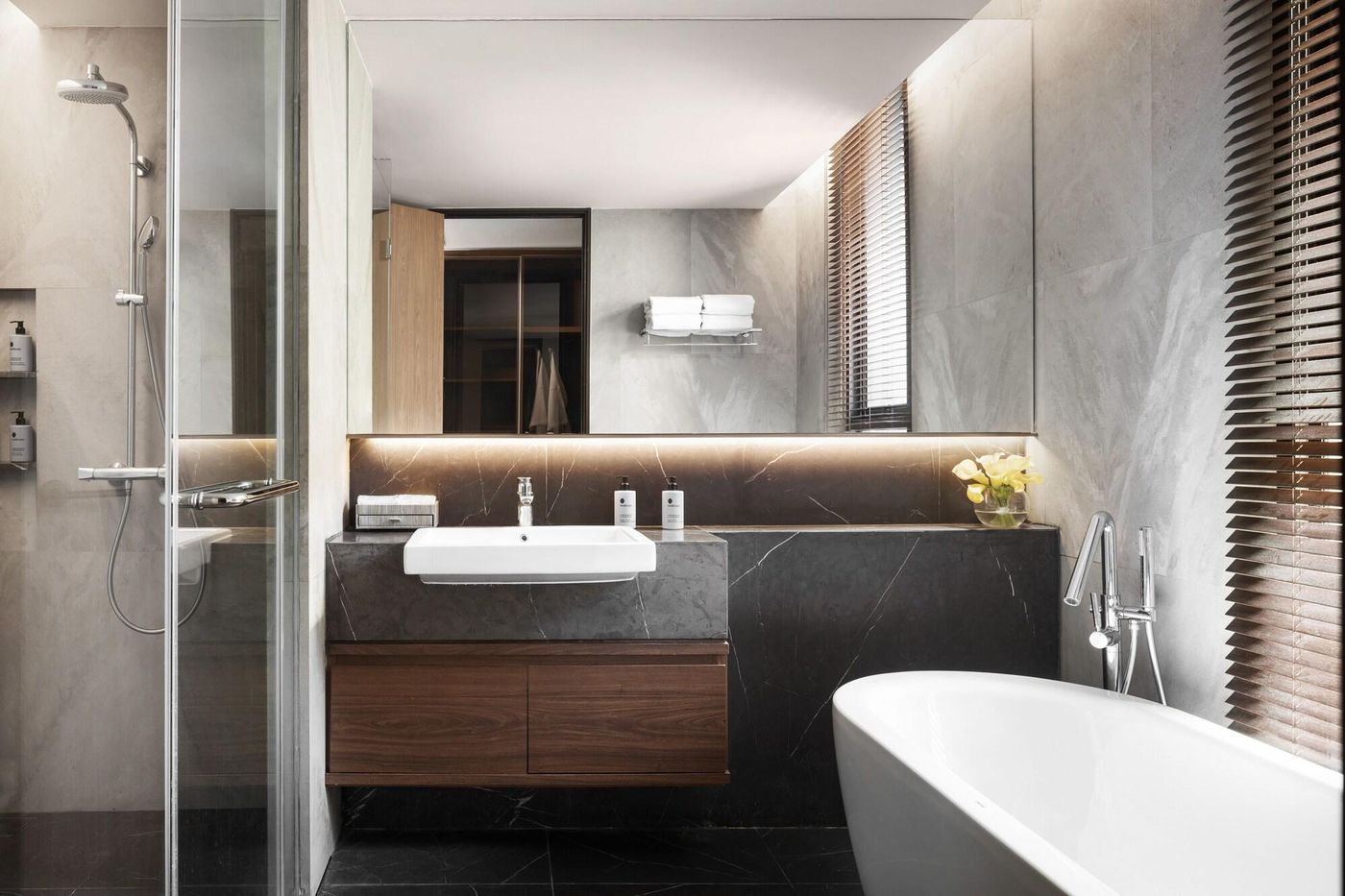 Walton-Suites-Sukhumvit-Room-52