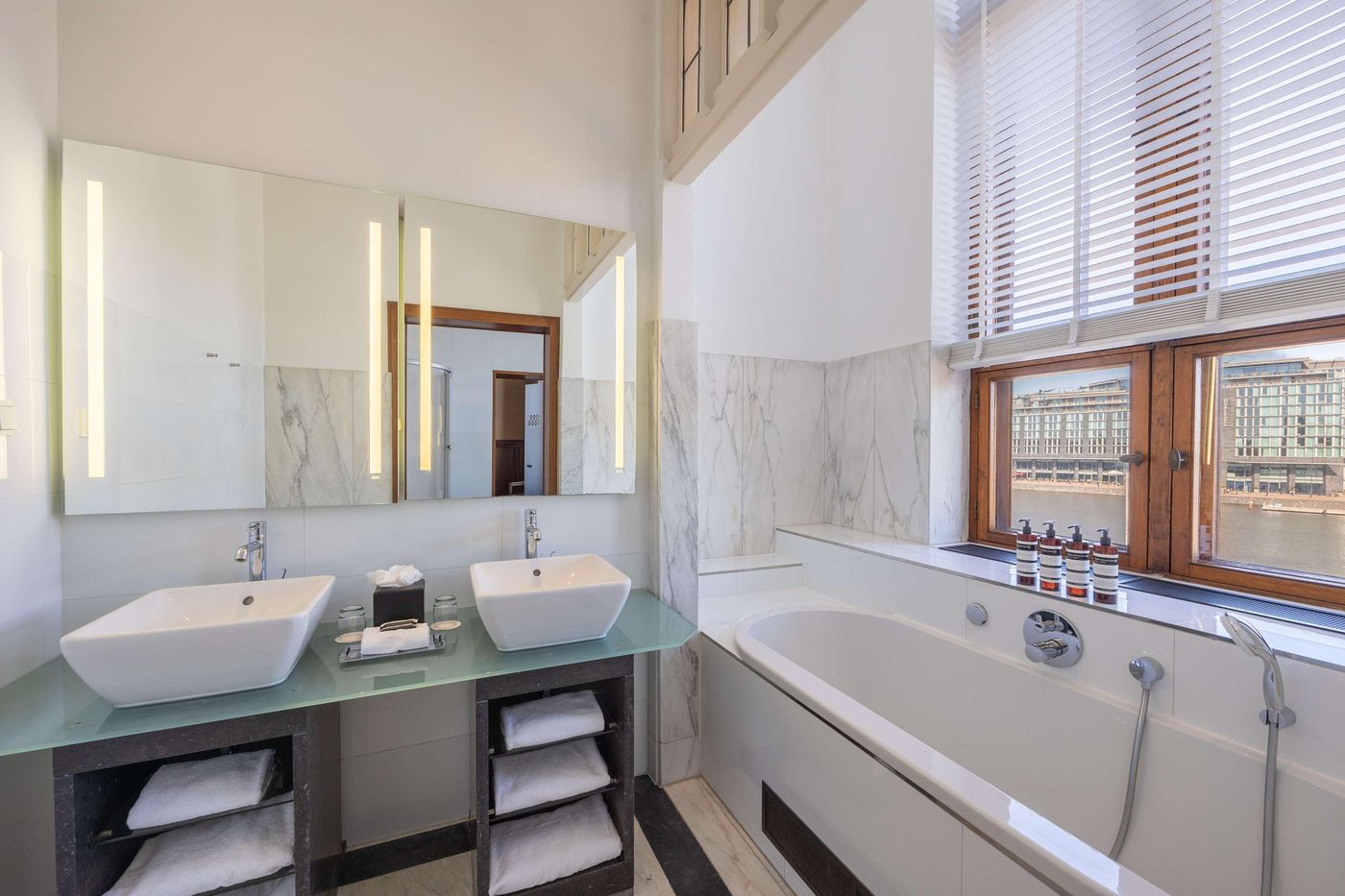 Grand-Hotel-Amrath-Amsterdam-Room-60