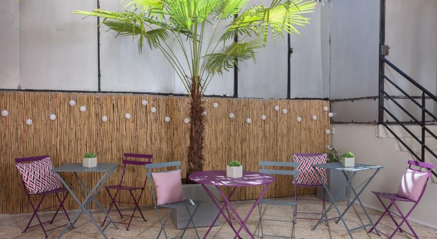 Comfort-Hotel-Lamarck-Terrace-11