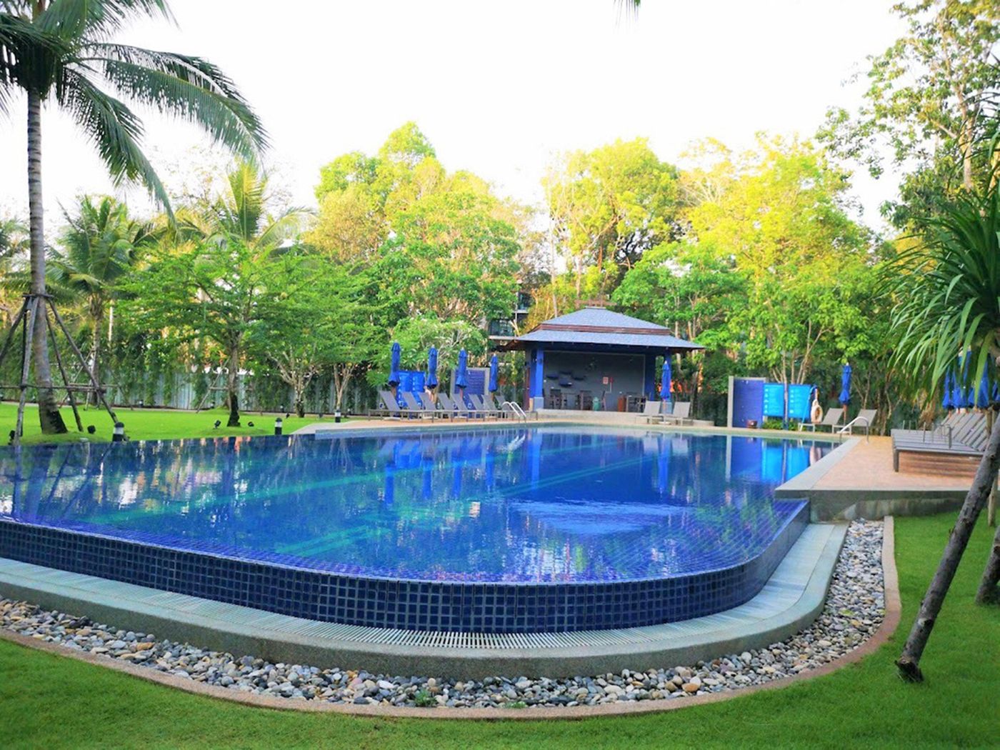 Holiday-Inn-Resort-Krabi-Ao-Nang-Beach-Pool-6