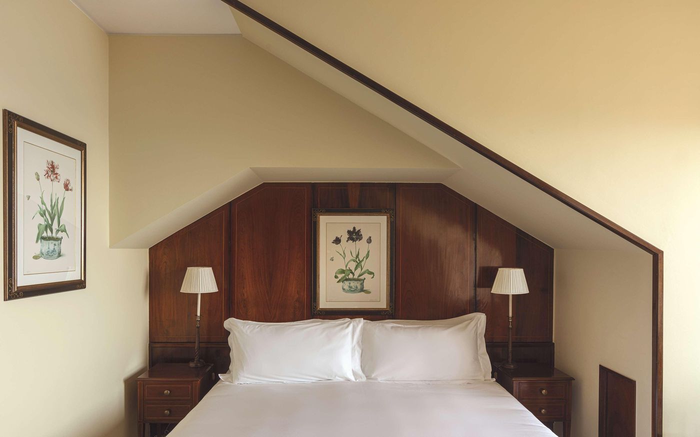 Reid-s-Palace-Room-57