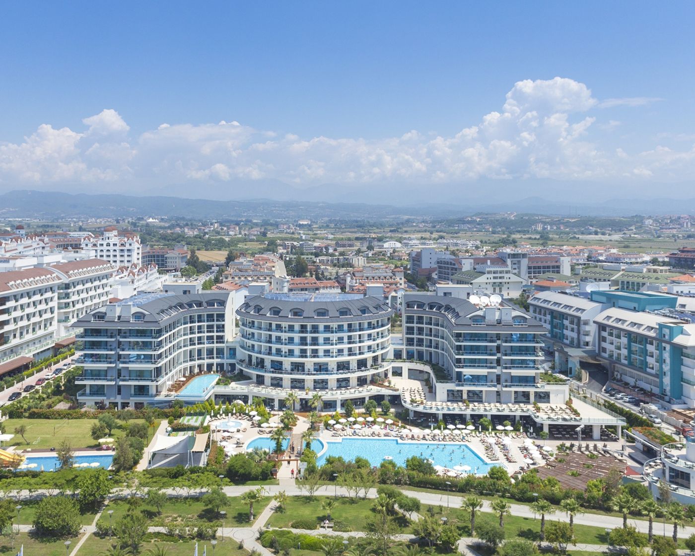 Commodore Elite Suites & Spa - Adults Only