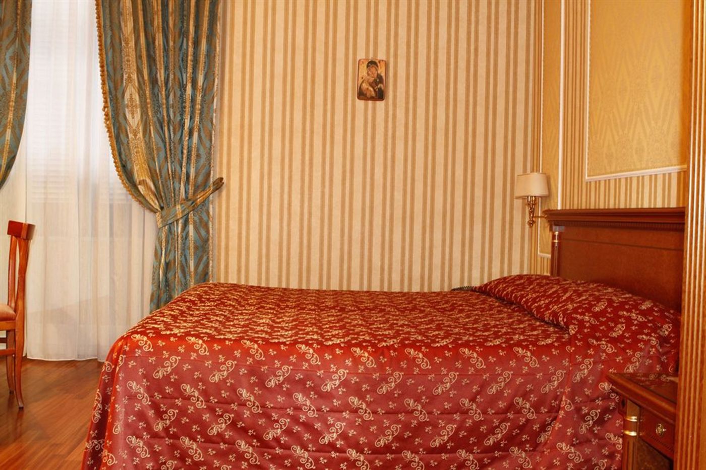 The-Major-Hotel-Room-24