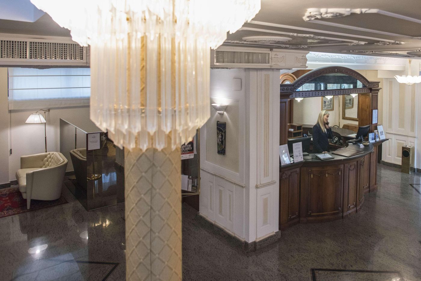 Hotel-Plaza-Lobby-18