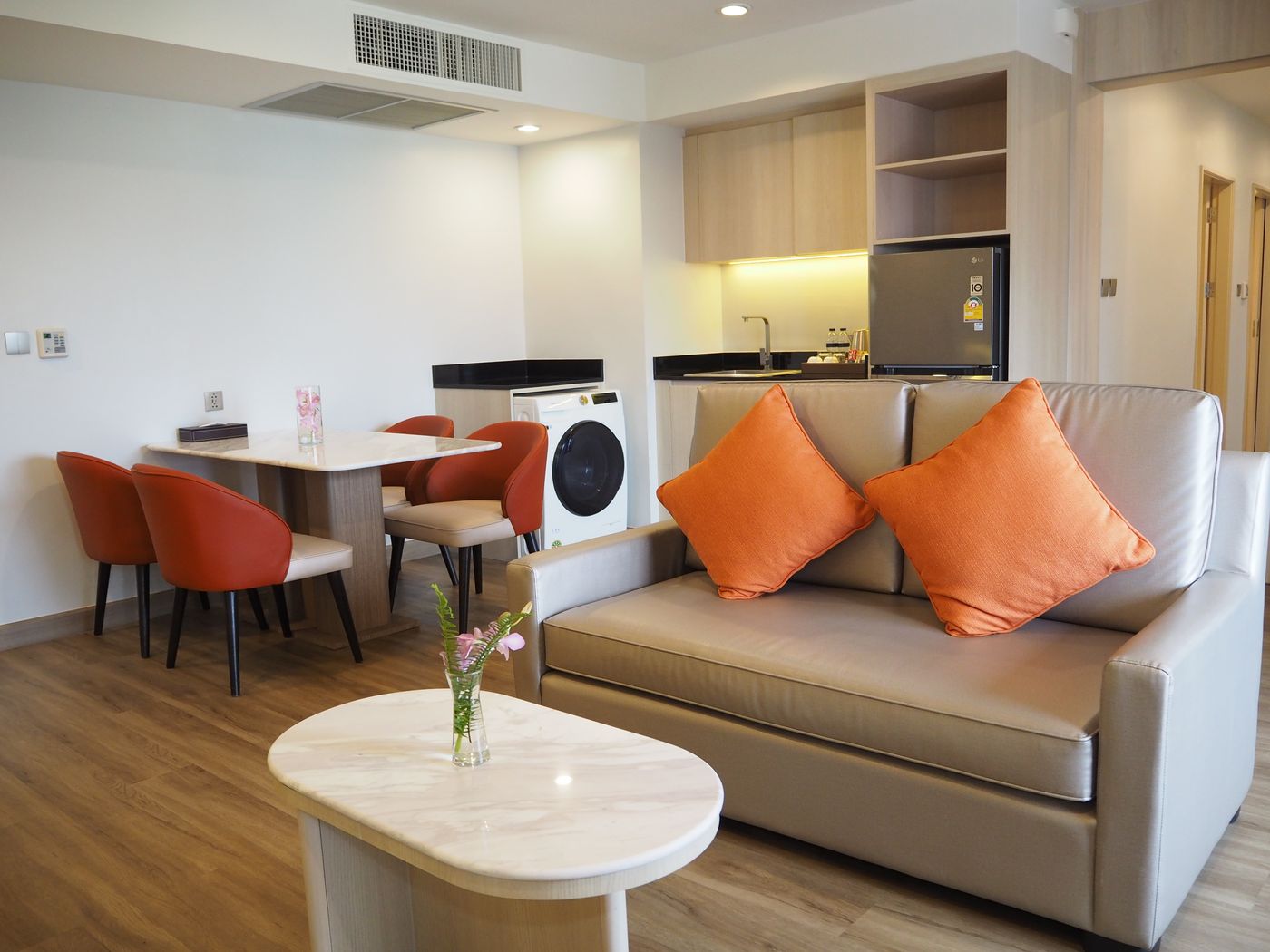 Centre-Point-Plus-Hotel-Pratunam-Room-10