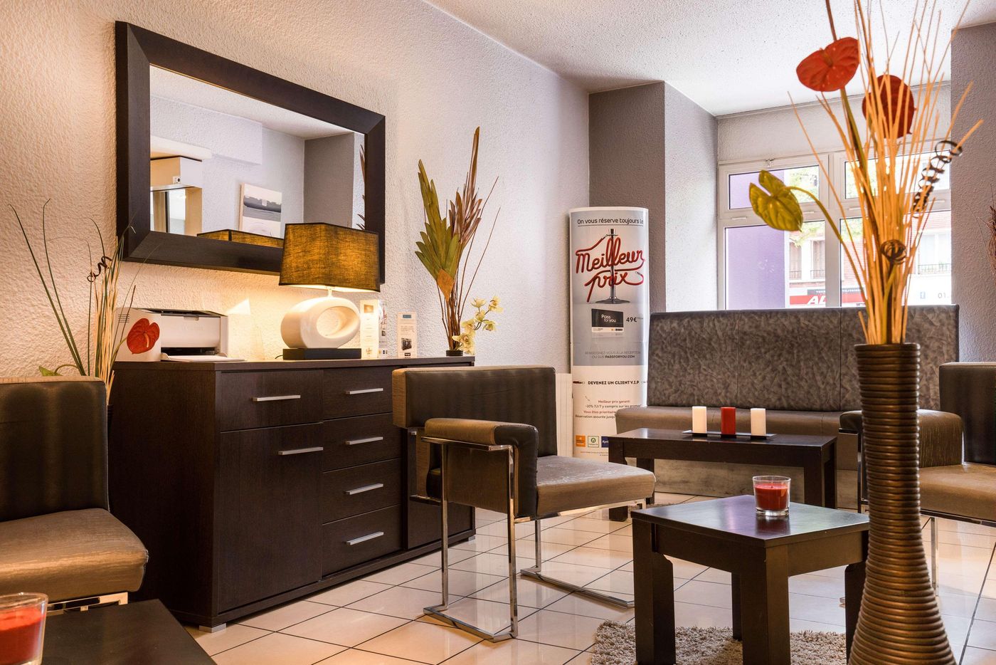 Kyriad-Le-Bourget-Centre---Parc-Des-Expositions-Lobby-5