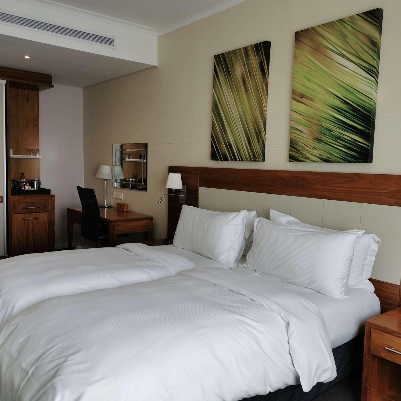 Doubletree-by-Hilton-Cape-Town-Room-32