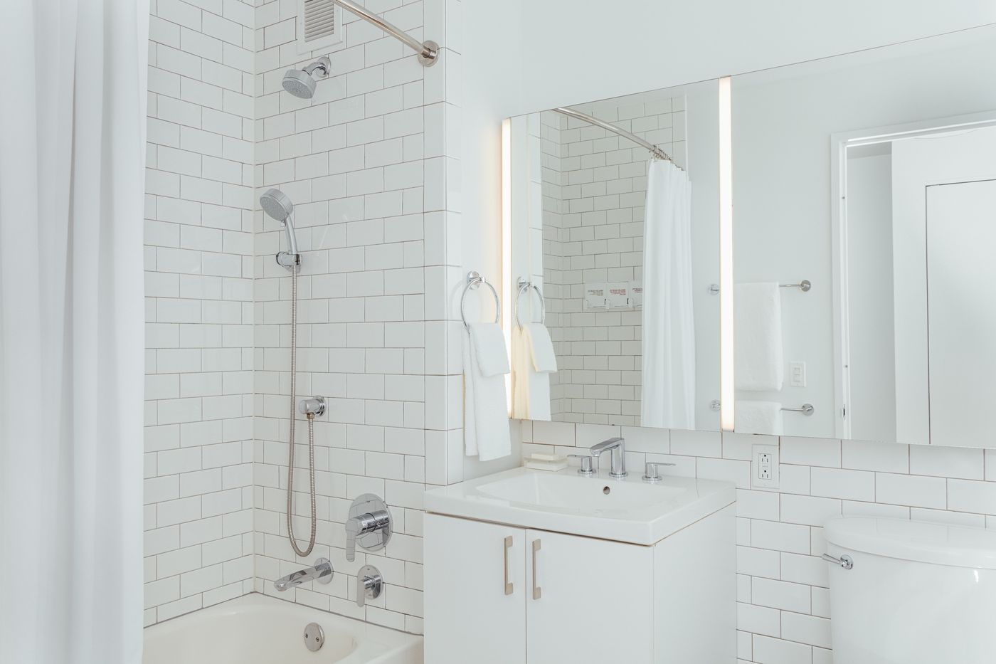 Mint-House-at-70-Pine-Room-29