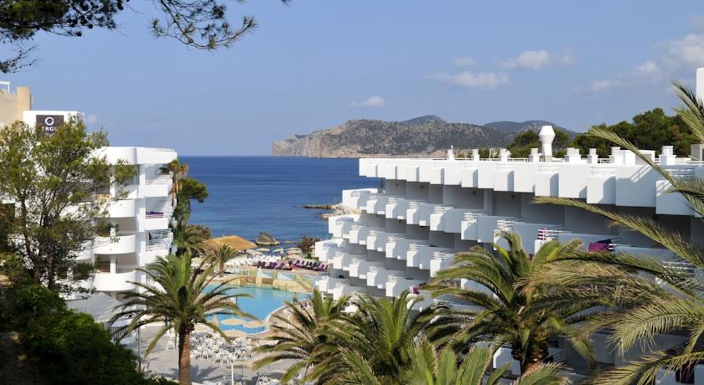 FERGUS Style Cala Blanca Suites