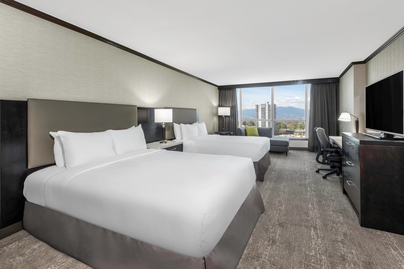 Hilton-Vancouver-Metrotown-Room-18