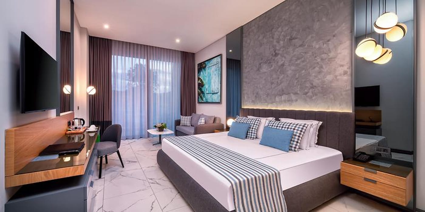 The Norm Collection Door'a 