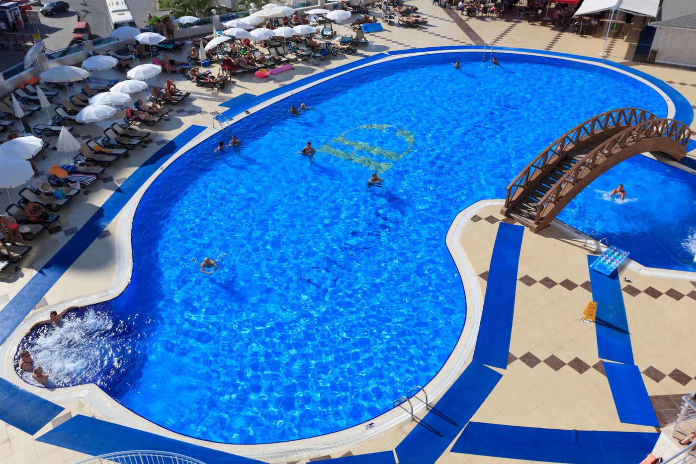 Diamond-Hill-Resort-Hotel-Pool-2