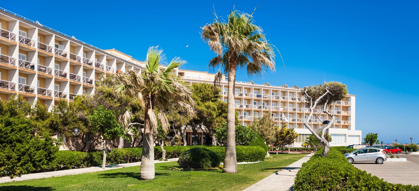 Hoteles-Globales-Club-Almirante-Farragut-General-view-5