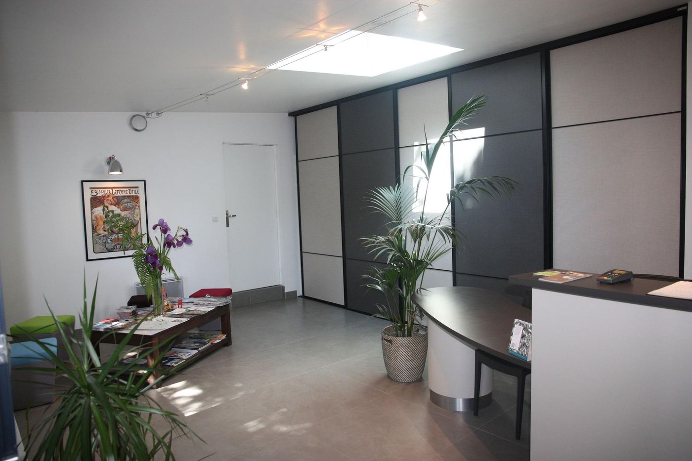 Ra Sid Spa Loire Sa Vre-France-Nantes-Lobby-9